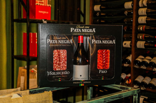 Caixa: Pata Negra e Vinho Pedra Cancela