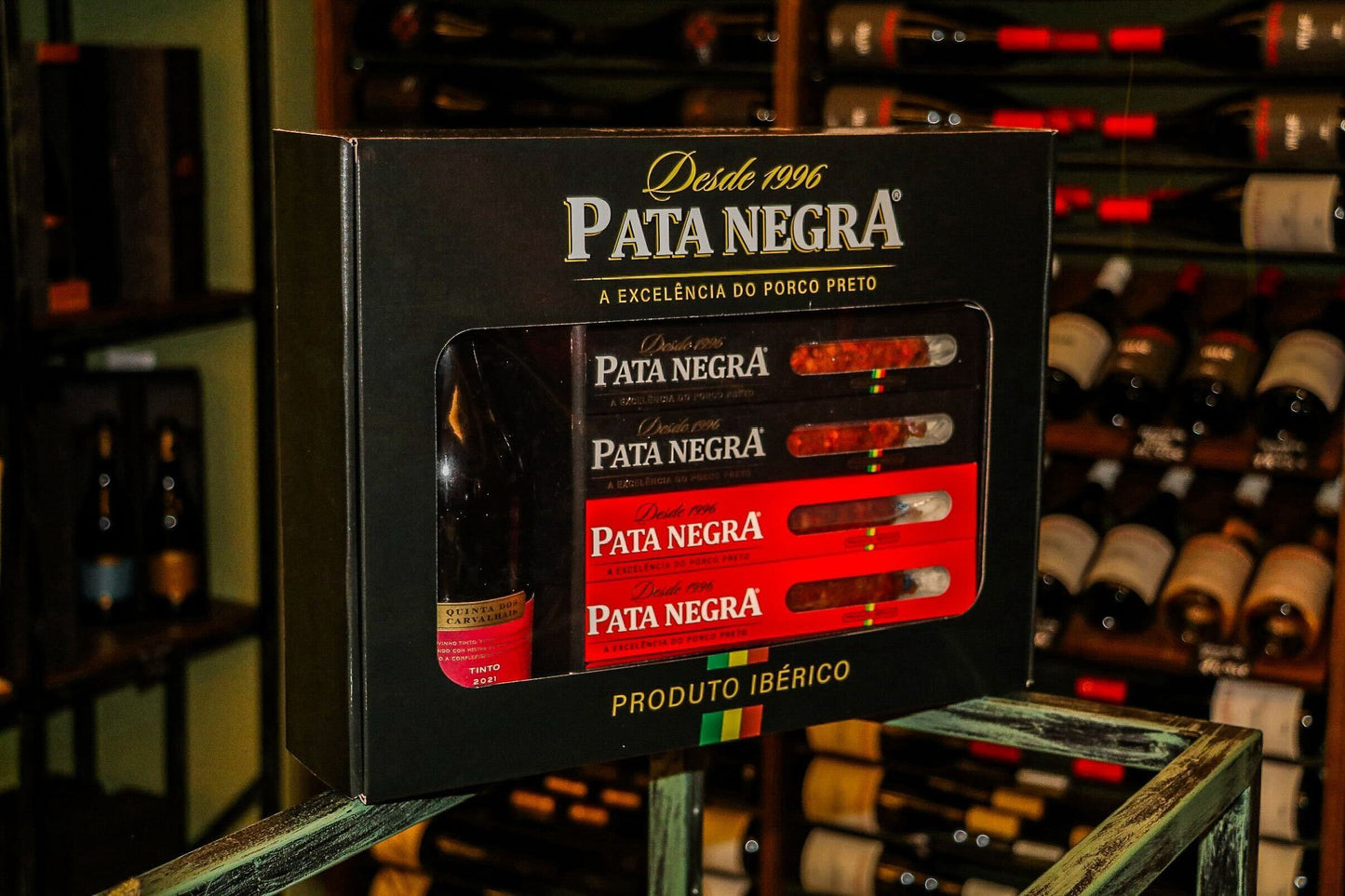 Caixa: Pata Negra e Vinho Quinta dos Carvalhais